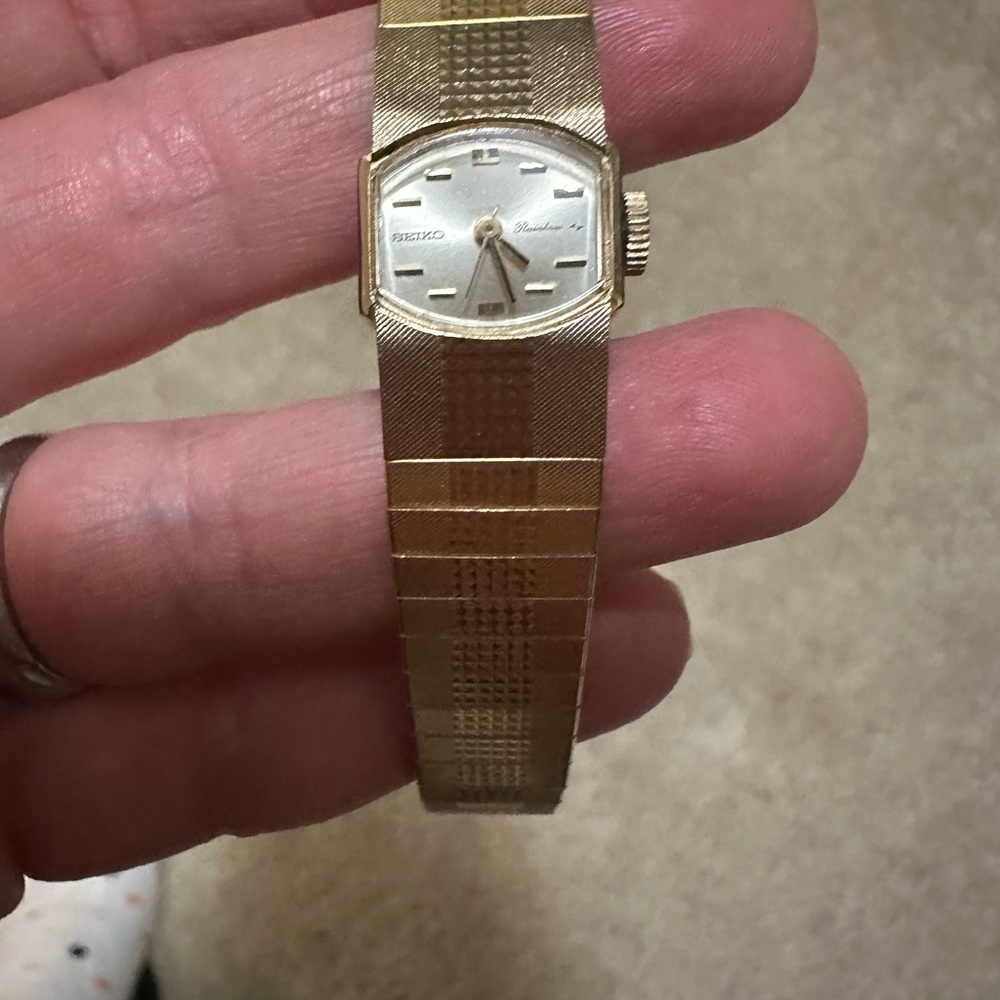 Golf Seiko Rainbow watch.  Clasp is broken and will need repaired.  See pictures